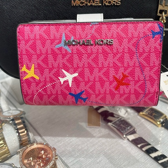 Michael Kors Medium Saffiano Leather Bifold Wallet Dragonfruit
NWT - Picture 16 of 16
